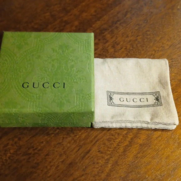 AUTHENTIC GUCCI CURSIVE NAME GOLD TONE DANGLING EARRINGS - Picture 10 of 10